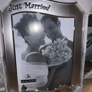 Brand new JUST MARRIED 5x7 frame!